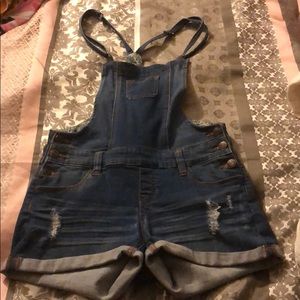 Short overalls